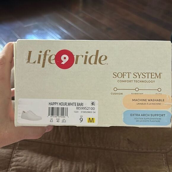 LifeStride Women's Happy Hour Machine Washable Lace Up Slip-in Sneakers. White. - Picture 12 of 14